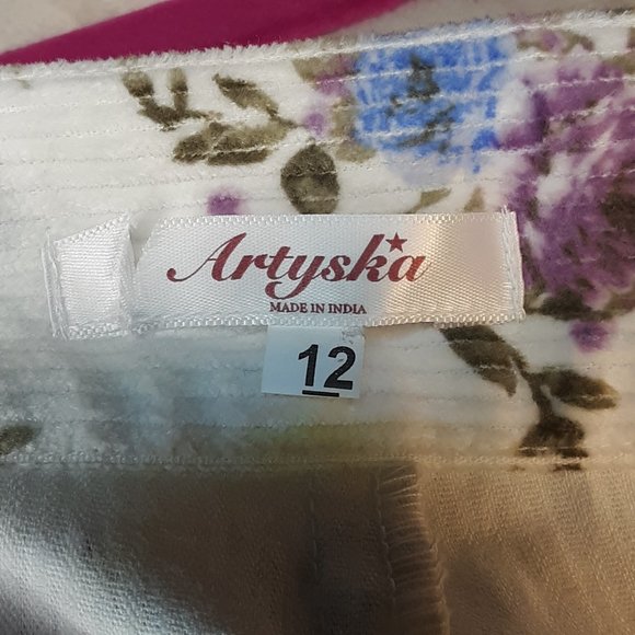 High rise corduroy w/floral print & belt - Picture 6 of 11